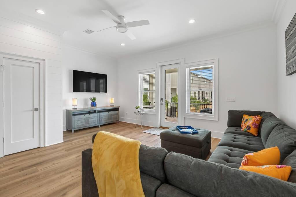 Amazing new house - steps away from beach! - Image 5