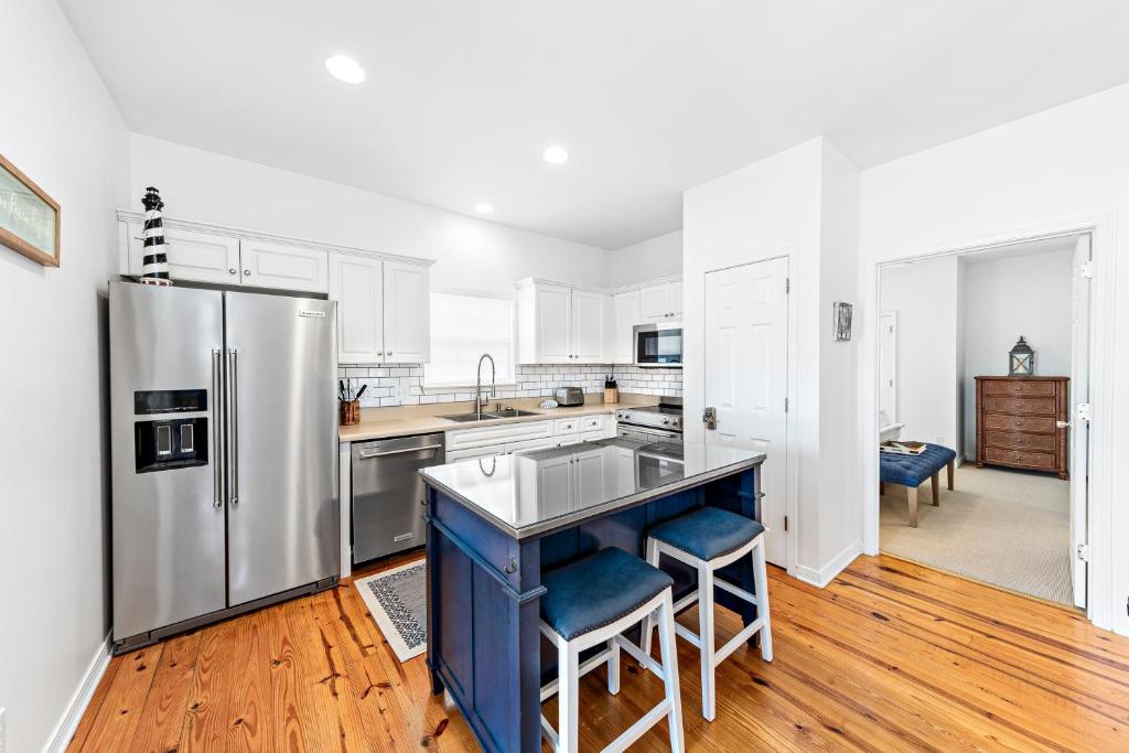 Beach House steps to pool, Beach Access