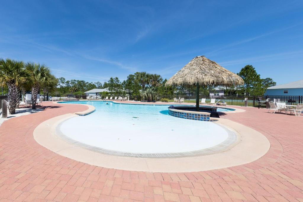 Hot Tub (Jacuzzi) - Photo 2