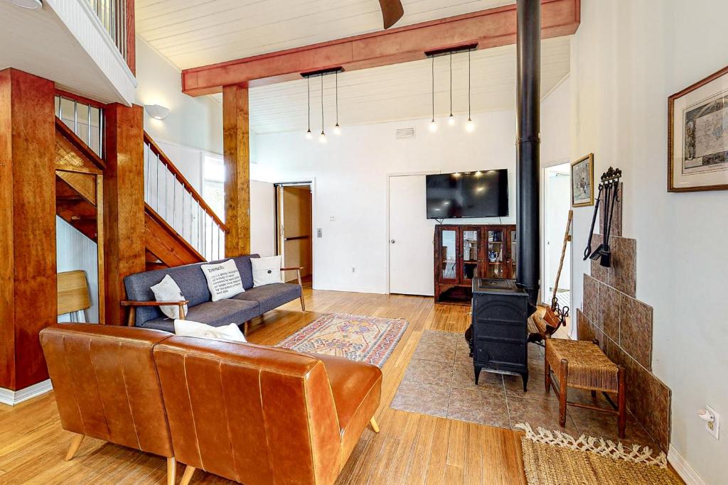 Bird's Nest - Image 5