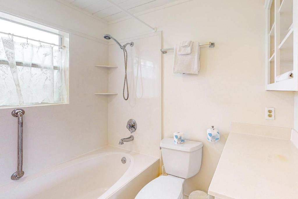 Hot Tub (Jacuzzi) - Photo 4