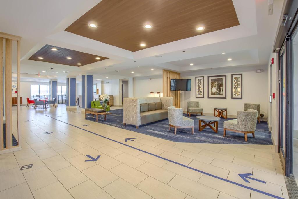 Holiday Inn Express Hotel & Suites Gulf Shores by IHG - Image 5