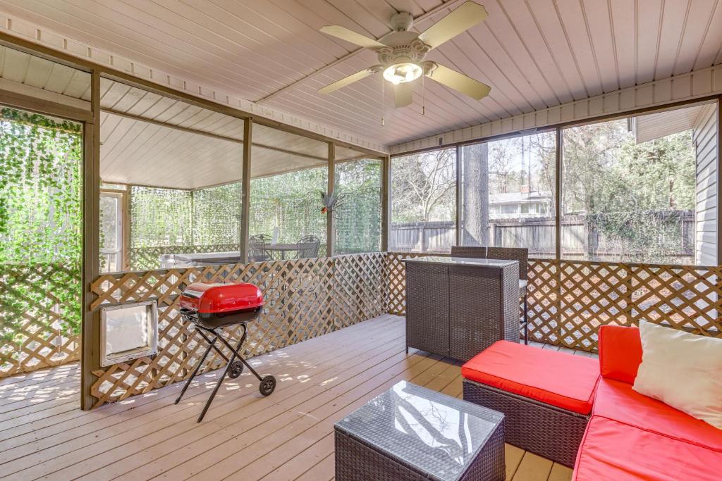 Pet-Friendly Birmingham Cottage with Private Hot Tub - Image 4