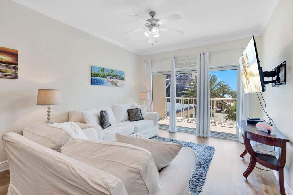 Crystal Tower 206 Amenities galore - Image 4