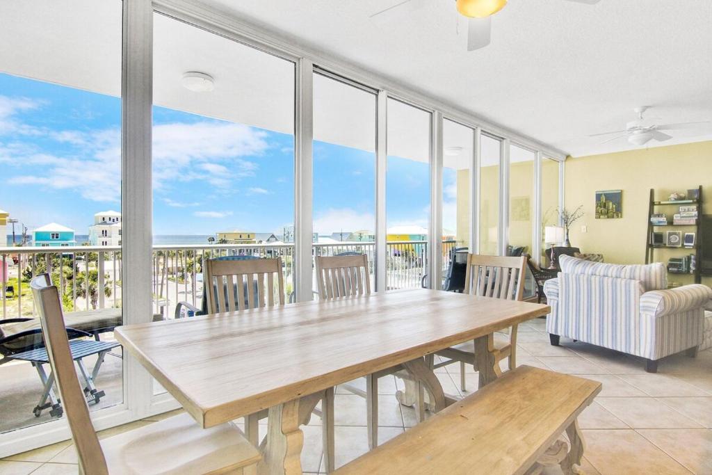 Sanibel 306- Easy beach access & Gulf views - Image 4