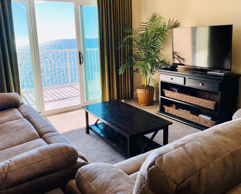 Seawind 1008 by ALBVR - Great beachfront condo and location - Beachfront Pool, Hot Tub, plus kid's bunk room