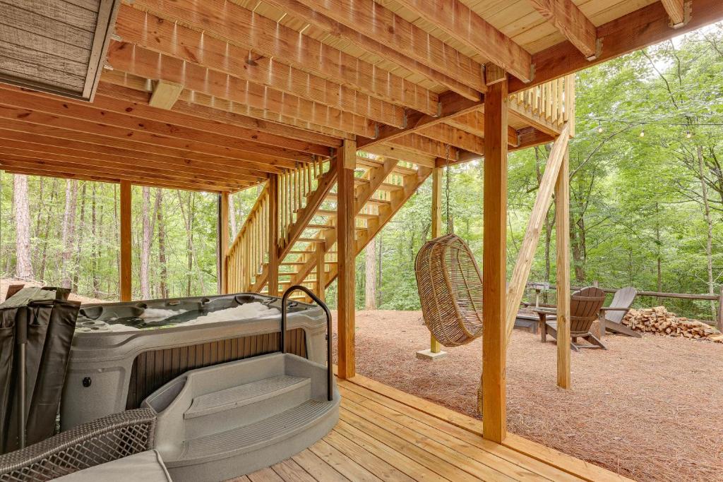 Hot Tub (Jacuzzi) - Photo 2