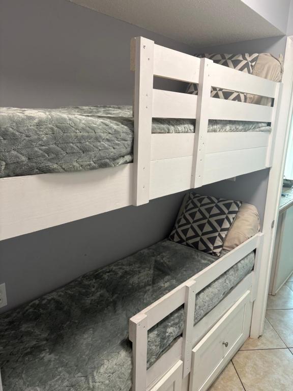 Stay beachy - Image 6