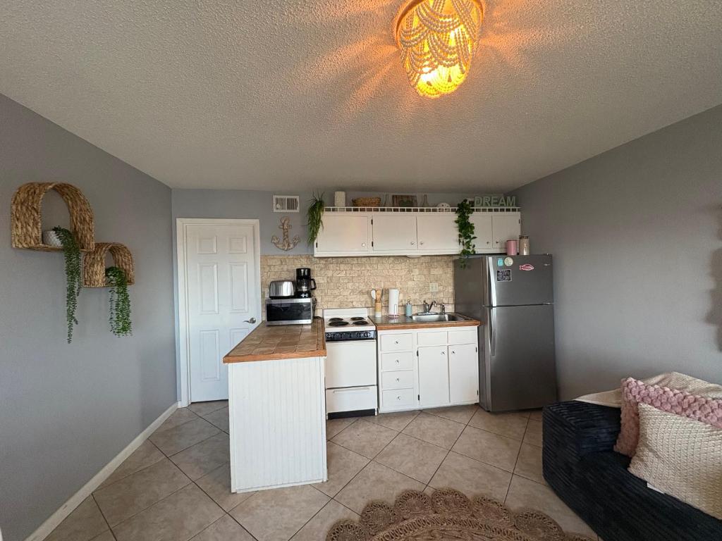 Stay beachy - Image 7