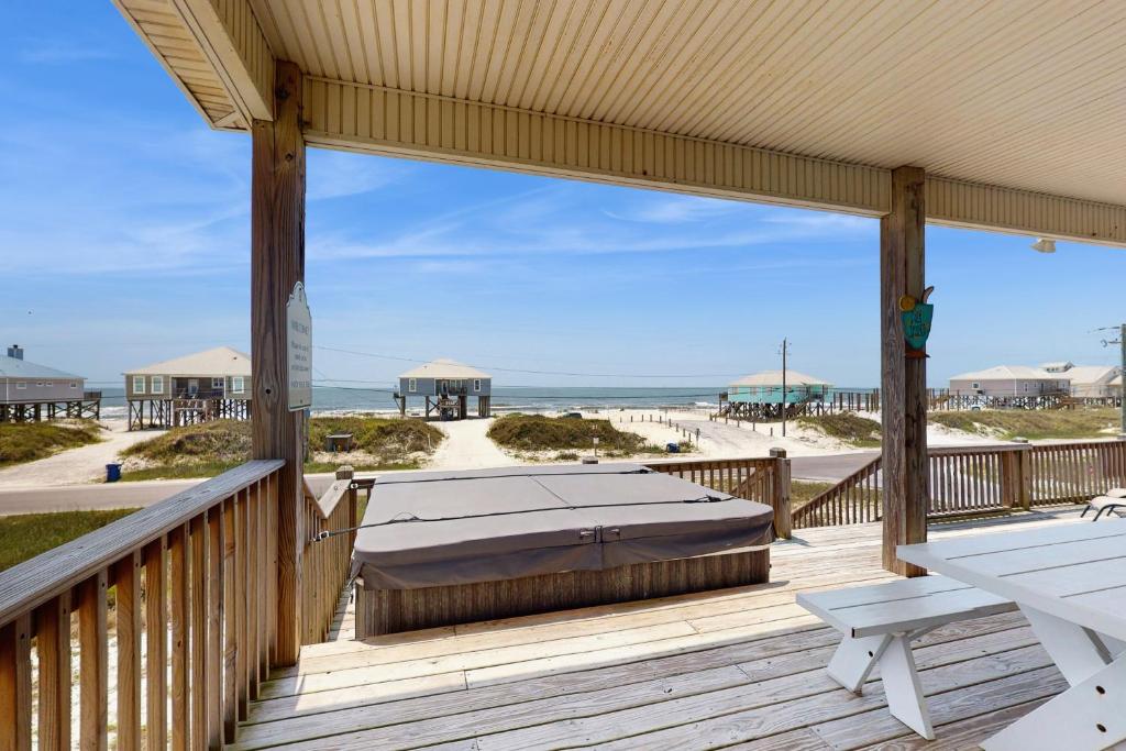 Hot Tub (Jacuzzi) - Photo 3