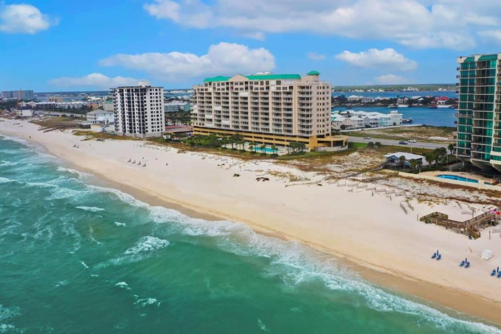 Regency Isle 710 Gulf Front 2 BD 2 bath Condo with Stunning Views - Image 4