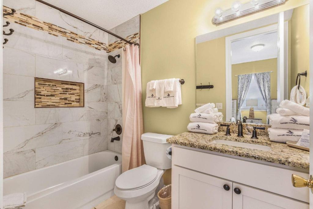 Regency Isle 710 Gulf Front 2 BD 2 bath Condo with Stunning Views