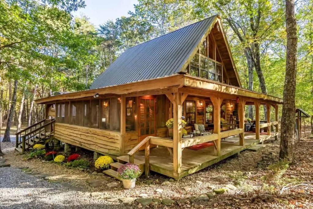 Falcon Lodge - hot tub fire pit & games - Image 4