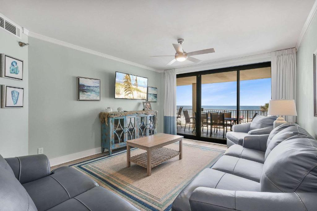Windward Pointe 304- Pristine Amenities galore