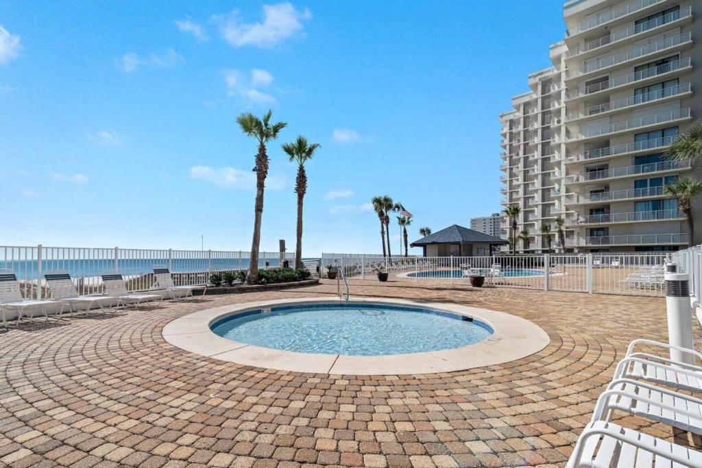 Windward Pointe 304- Pristine Amenities galore