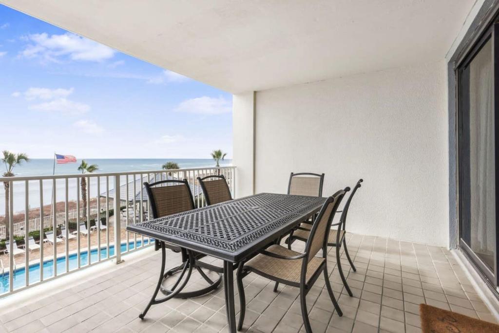 Windward Pointe 304- Pristine Amenities galore - Image 6