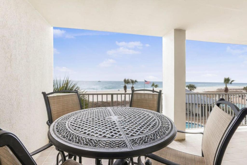Windward Pointe 304- Pristine Amenities galore - Image 7