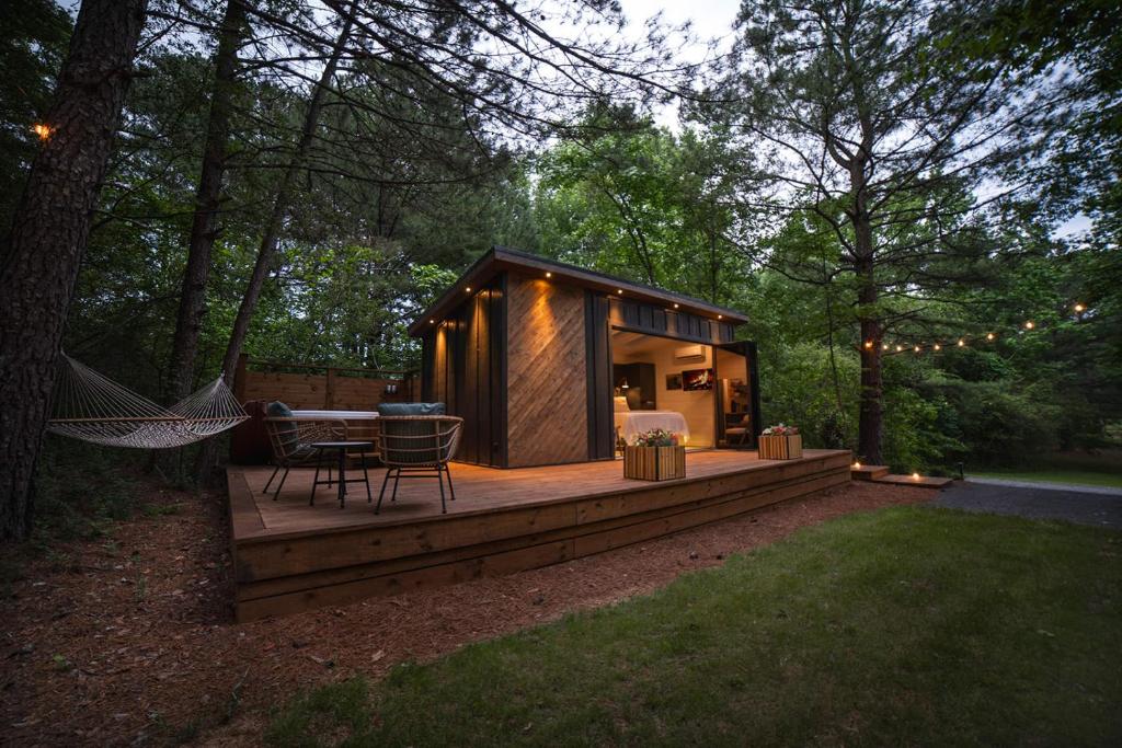 Glamping cottage with glass front and hot tub! - Image 6