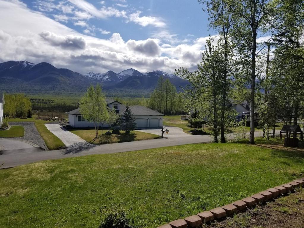 Hot Tub Stunning Mountain Views 2 kitchens 4 bedroom 2 bathroom - Image 5