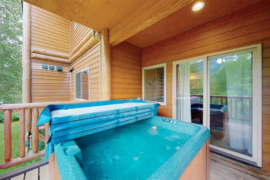 Creekside Retreat C203