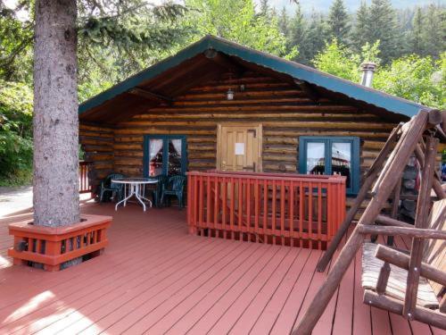 A Cabin on the Cliff - Image 5