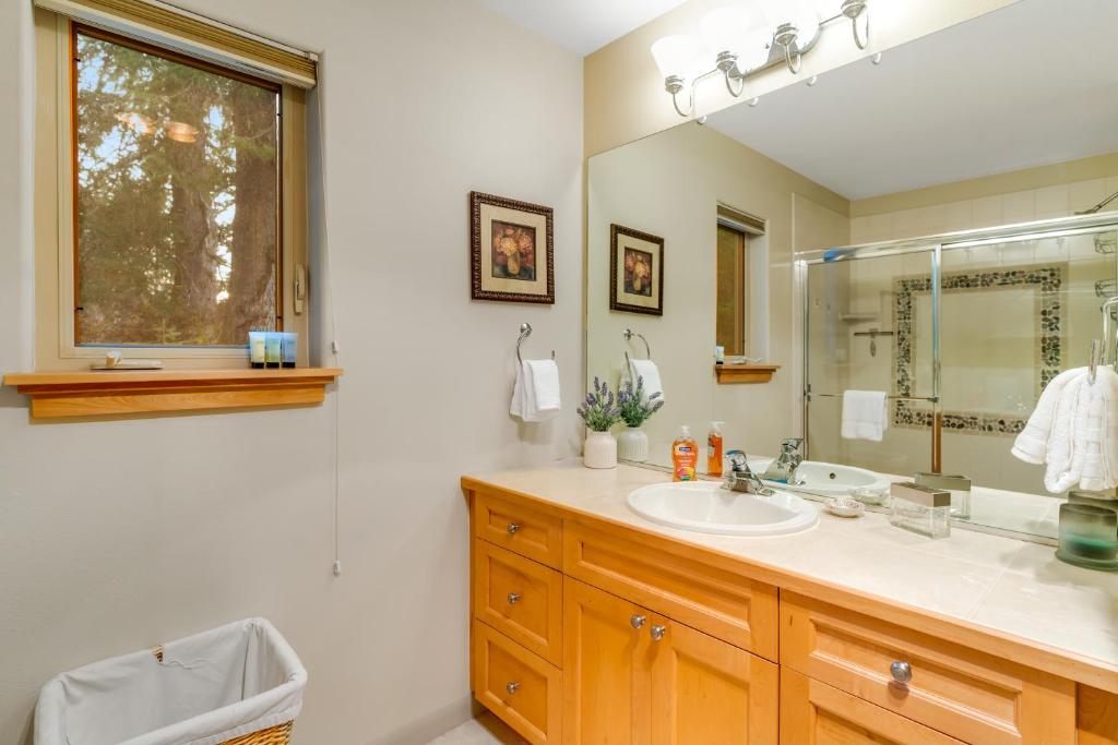 Girdwood Mountain Chateau - Image 8