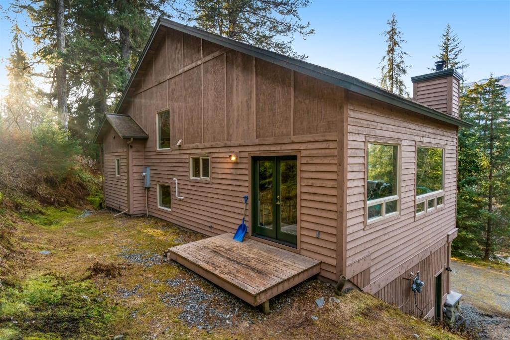 Girdwood Mountain Chateau - Image 6