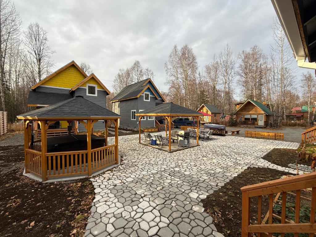 Talkeetna Log Cabin with Hot Tub Unit 2 - Image 6