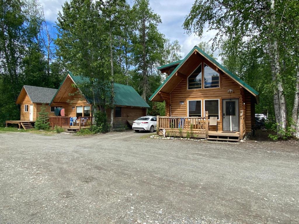 Talkeetna Log Cabin with Hot Tub Unit 1 - Image 6