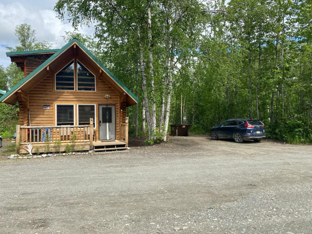 Talkeetna Log Cabin with Hot Tub Unit 1
