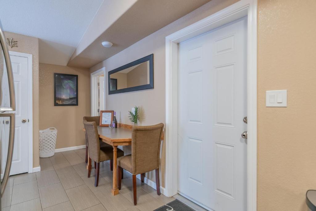 Brigham Riverside Manor - Image 8