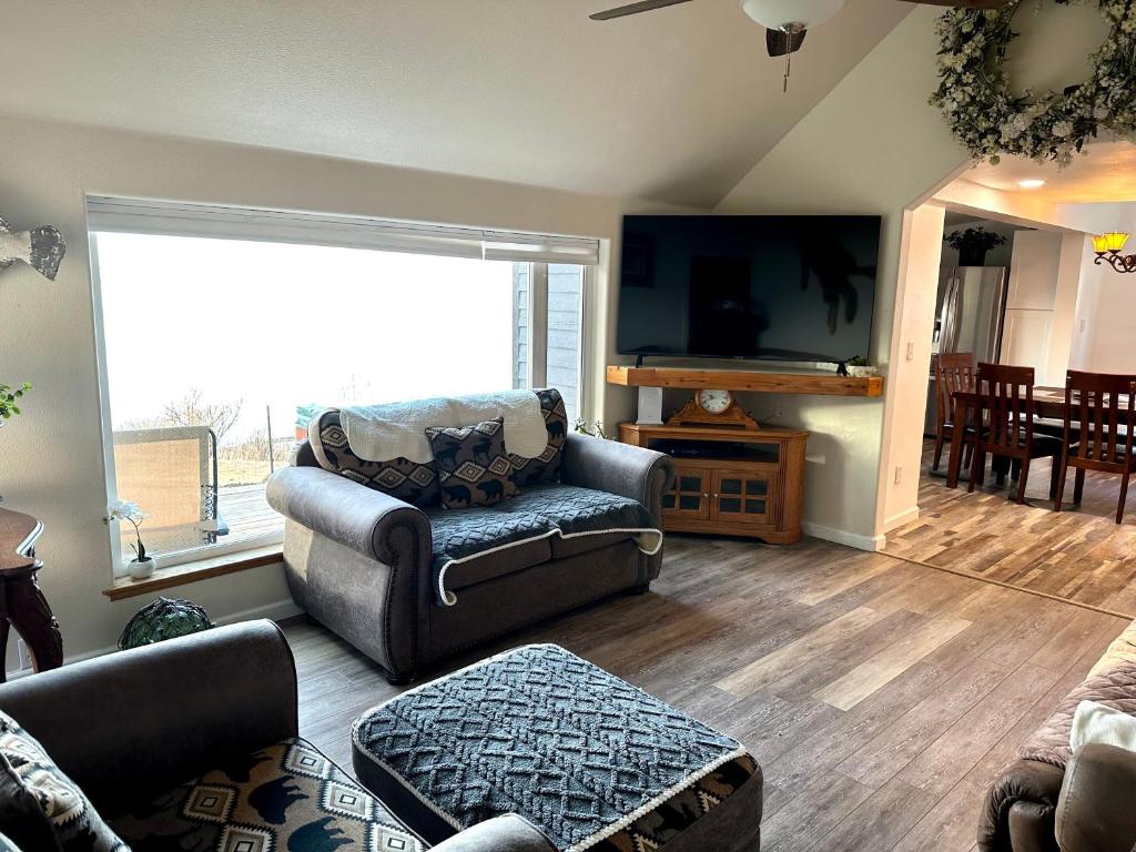 Paradise Suites The Wolf Den - Image 5