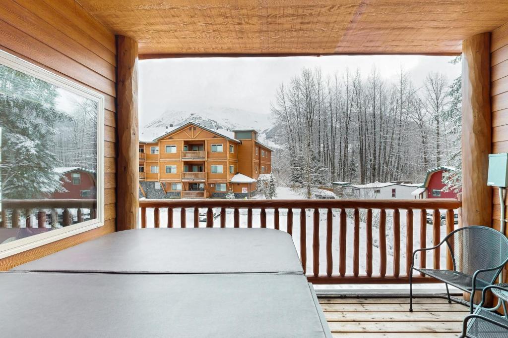 Hot Tub (Jacuzzi) - Photo 3