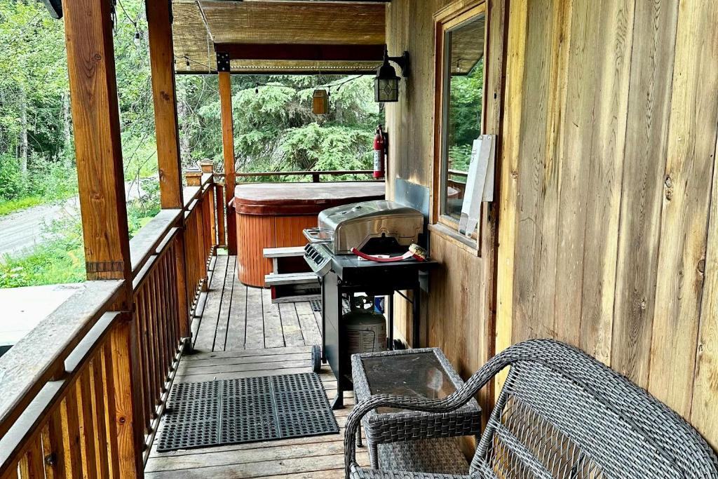 Hot Tub (Jacuzzi) - Photo 3