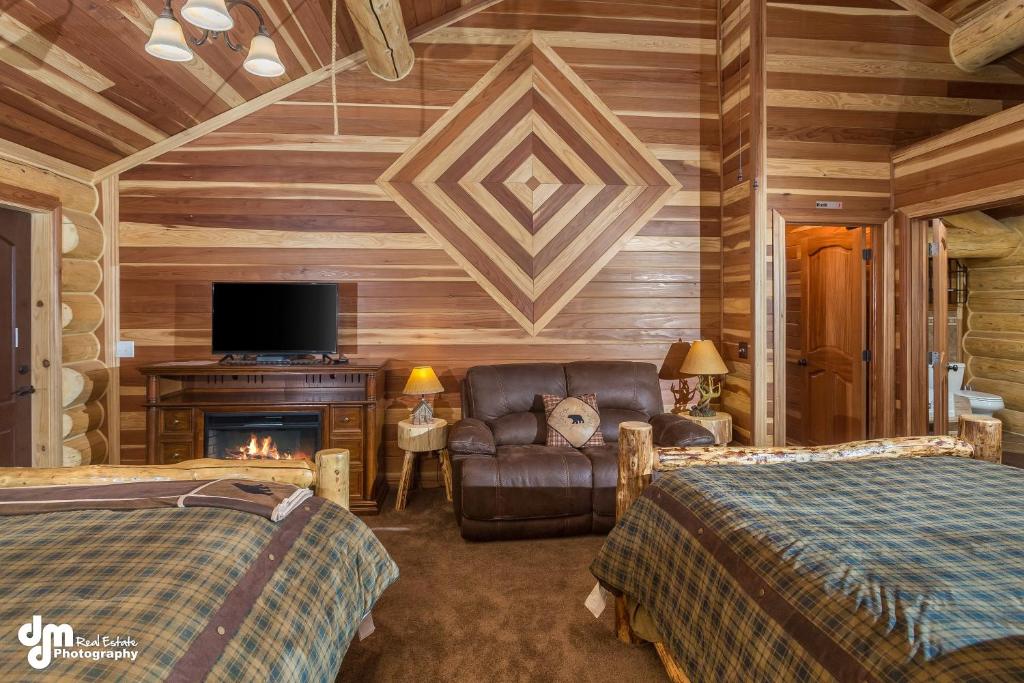 Alaska Knotty Pine B&B - Image 5