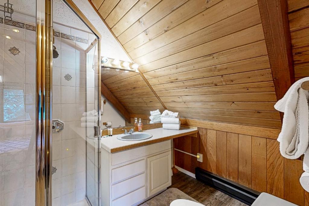 Kelly's Chalet - Image 8