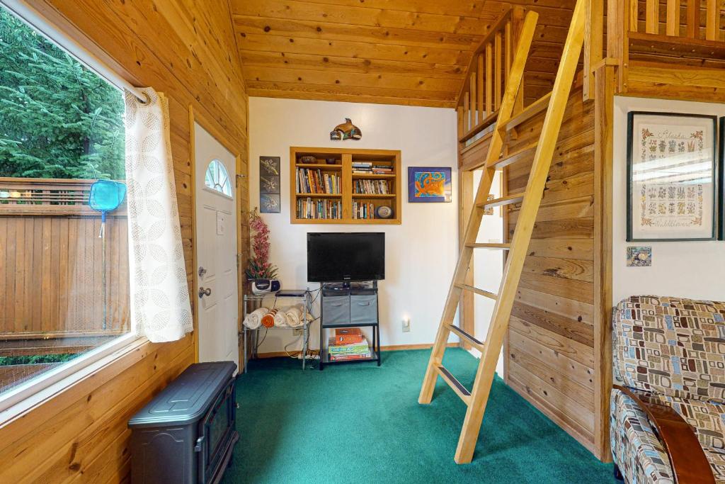 Christina Cabin - Image 5