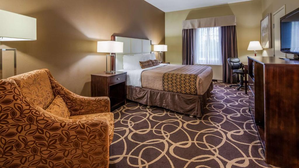 Best Western Plus Pioneer Park Inn - Image 7