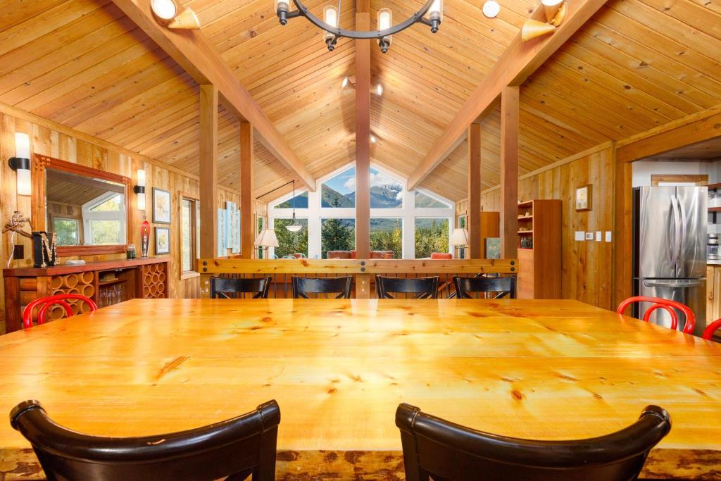 Moose Meadow Chalet - Image 4