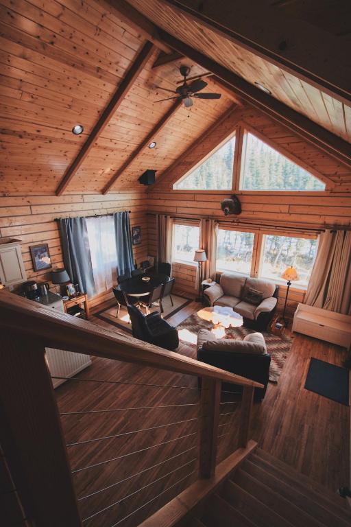 Denali Wild Stay - Bear Cabin with Hot Tub and Free Wifi, Private, sleep 6 - Image 4