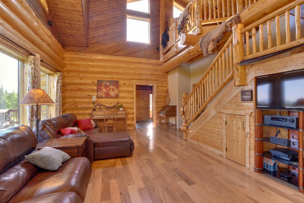 Legacy Mountain Lodge on 40-Acre Ranch with Views! - Image 5