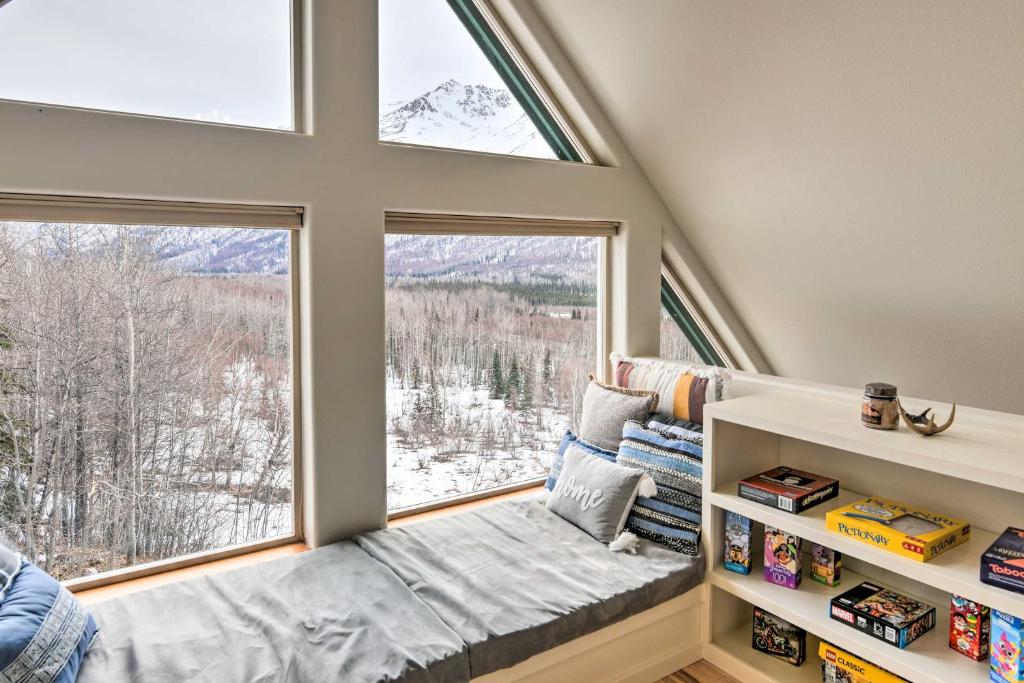 Alaskan Mountain Gem with Private Hot Tub and Gym! - Image 5