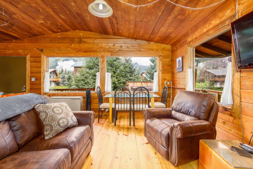 Alpina Cabin - Image 5