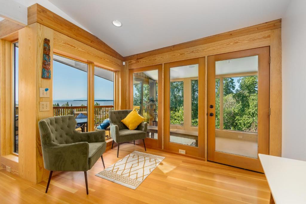 Downtown Oceanview Luxury Home - Image 4