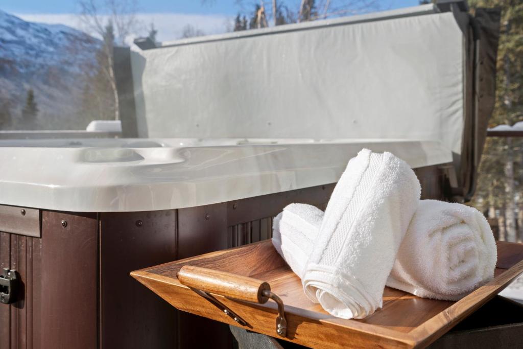 Hot Tub (Jacuzzi) - Photo 3