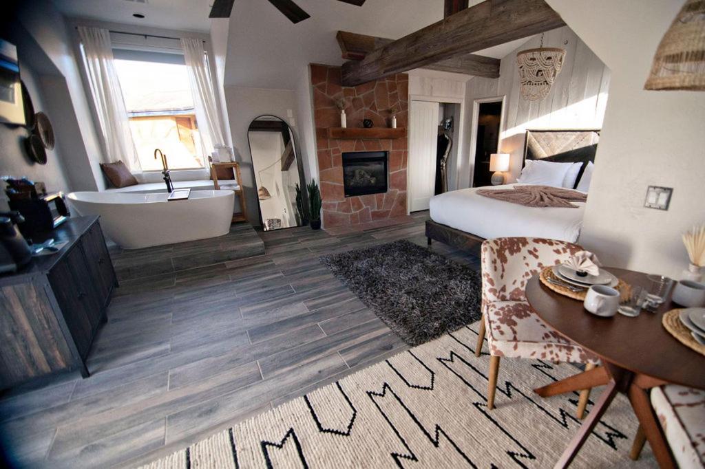 Hot Tub (Jacuzzi) - Photo 5