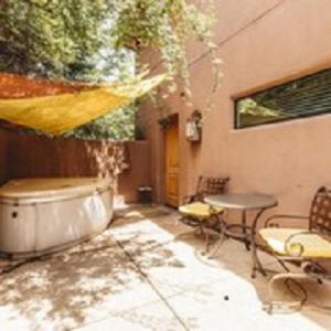 Hot Tub (Jacuzzi) - Photo 4