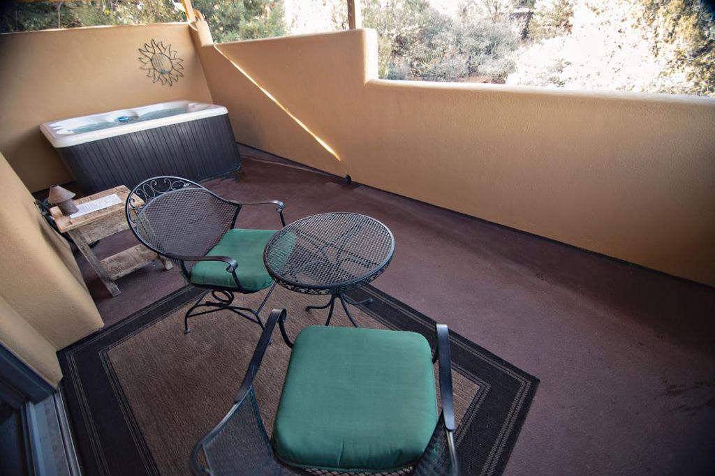 Hot Tub (Jacuzzi) - Photo 9