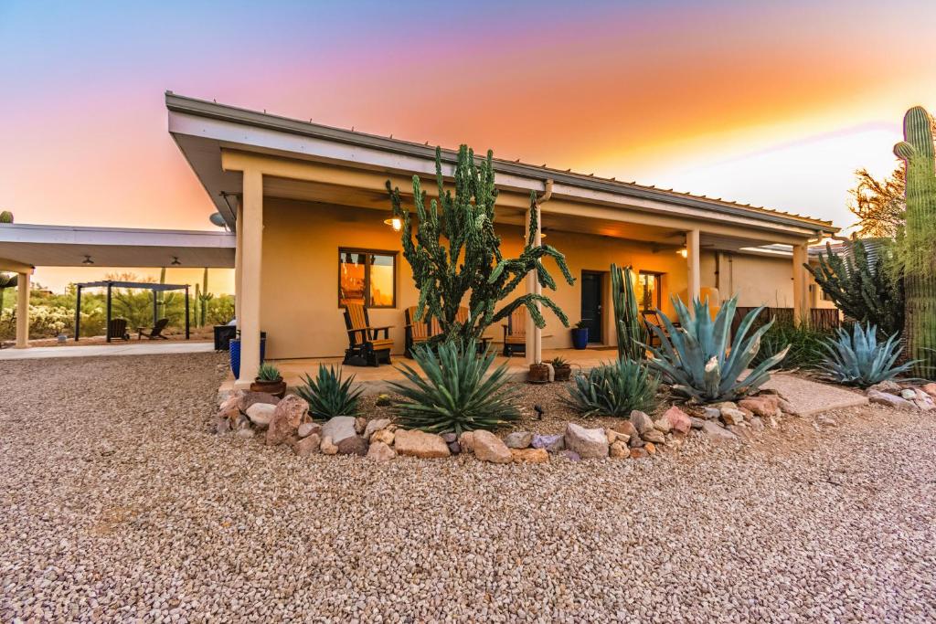 Peaceful Desert Retreat - Stunning Views - Pool Spa, Backyard, Music - Tucson ! - Image 7