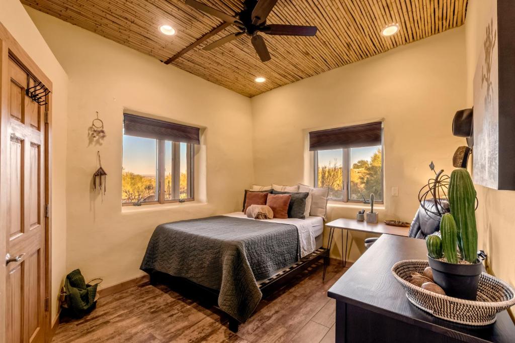 Peaceful Desert Retreat - Stunning Views - Pool Spa, Backyard, Music - Tucson ! - Image 8